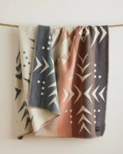 AGATE BEACH THROW