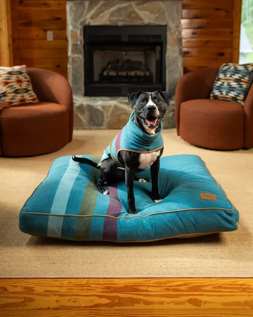 CABIN STRIPE PET BED - NAPPER