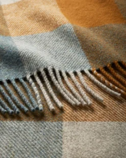 ECO-WISE WOOL FRINGED THROW