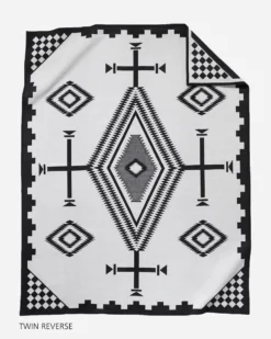 LOS OJOS JACQUARD BEDDING SET