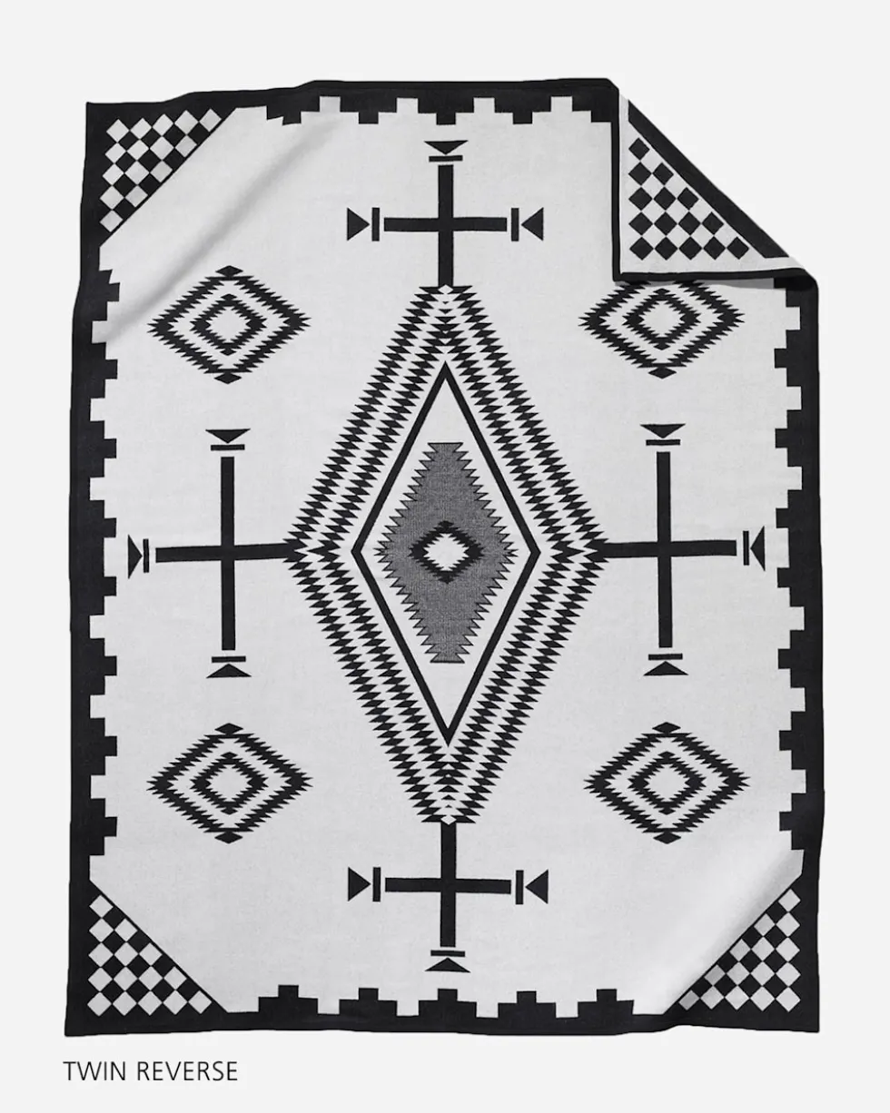 LOS OJOS JACQUARD BEDDING SET