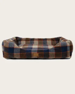 MOUNTAIN PLAID PET BED - KUDDLER