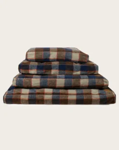 MOUNTAIN PLAID PET BED - NAPPER