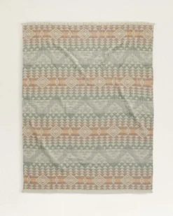 ORGANIC COTTON FRINGED THROW