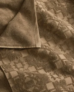 SCULPTED TOWEL COLLECTION
