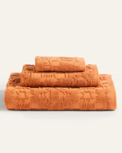 SCULPTED TOWEL COLLECTION