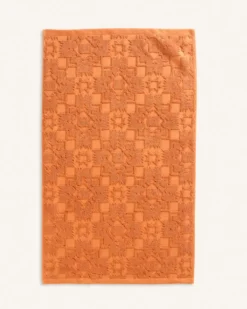 SCULPTED TOWEL COLLECTION