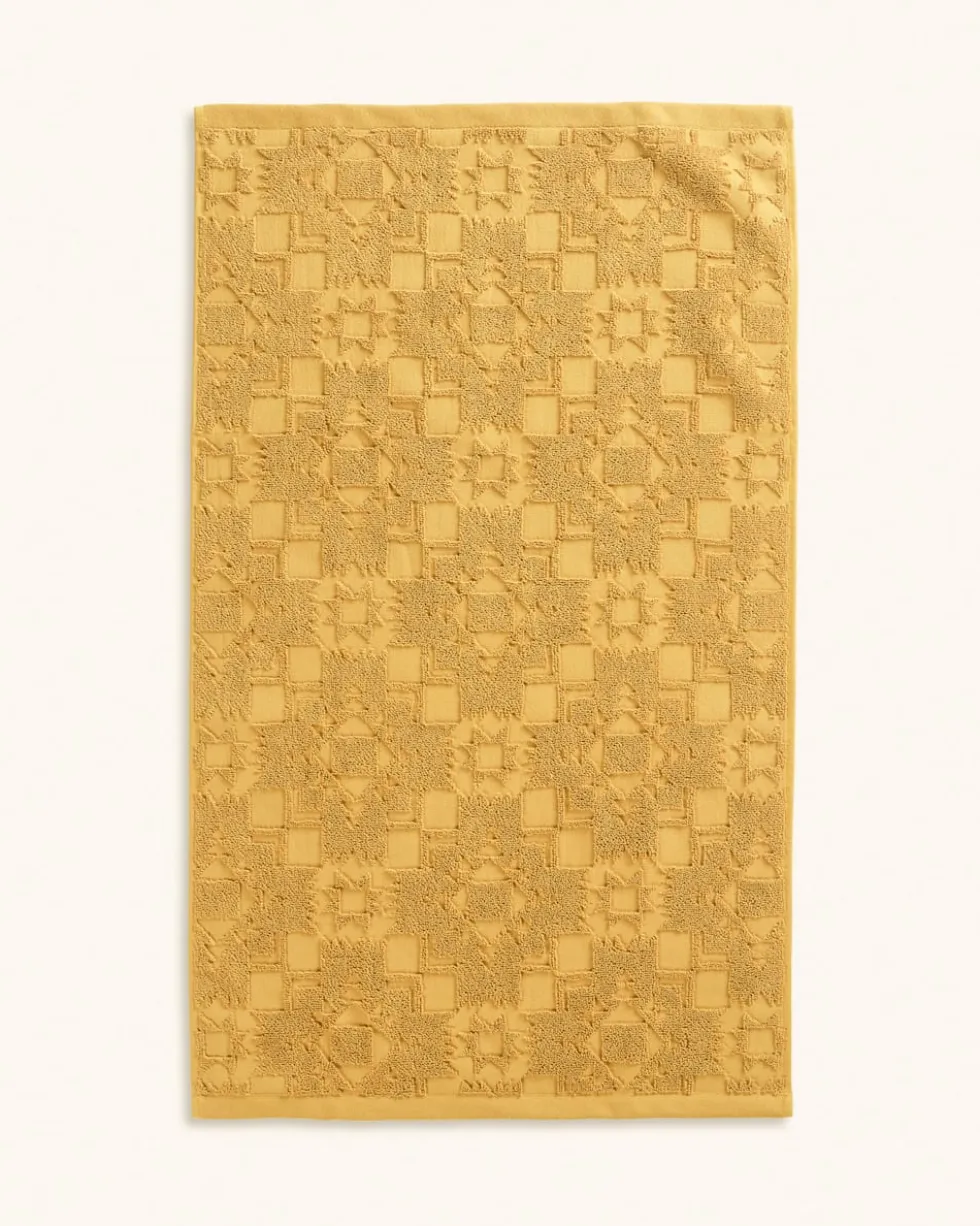SCULPTED TOWEL COLLECTION
