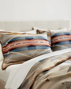WHITE SANDS JACQUARD BEDDING SET