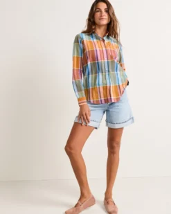 WOMEN'S PLAID PERFECT ONE POCKET PLAID SHIRT