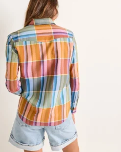 WOMEN'S PLAID PERFECT ONE POCKET PLAID SHIRT
