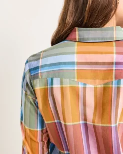 WOMEN'S PLAID PERFECT ONE POCKET PLAID SHIRT