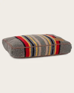 YAKIMA CAMP PET BED - NAPPER