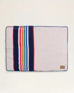YELLOWSTONE NATIONAL PARK PET BED - NAPPER